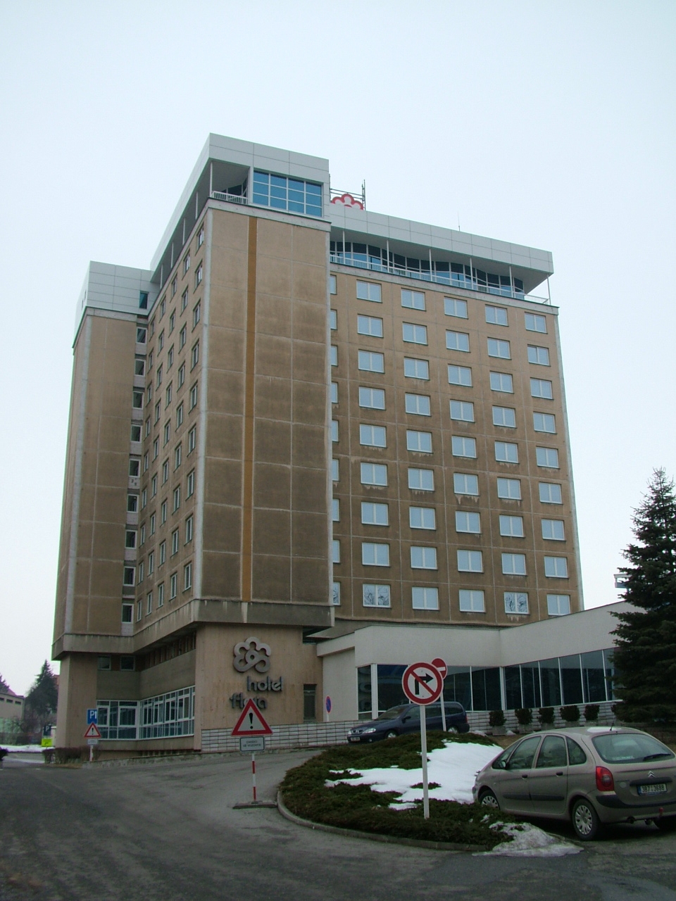 Fotka stavby hotelu Flora